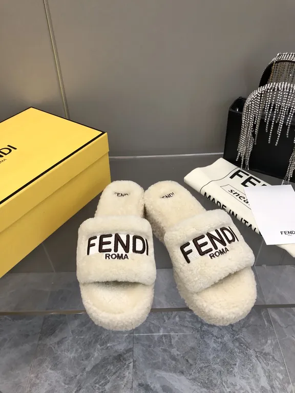 Fendi Shoe 